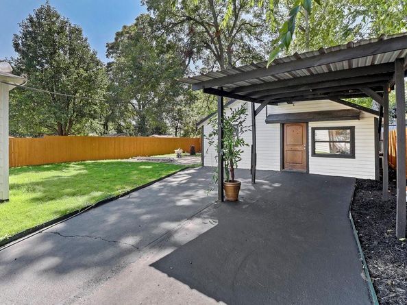 3910  Shelley Boulevard , Dallas Texas 75211