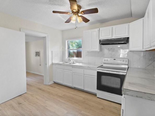 3910  Shelley Boulevard , Dallas Texas 75211