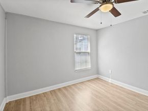 3910  Shelley Boulevard , Dallas Texas 75211