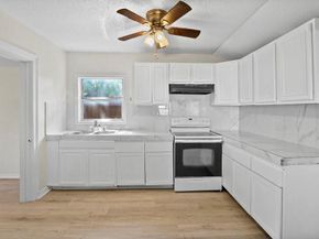 3910  Shelley Boulevard , Dallas Texas 75211