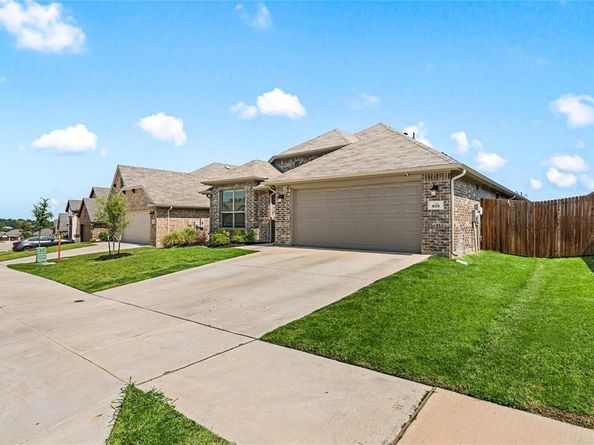 809  Long Iron Drive , Fort Worth Texas 76108