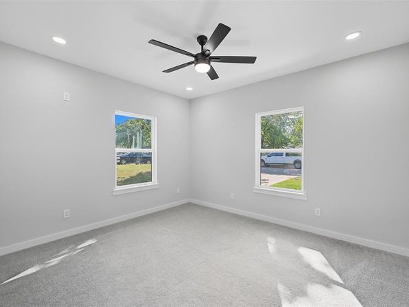 528  Schieme Street , River Oaks Texas 76114