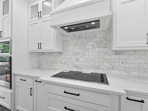 528  Schieme Street , River Oaks Texas 76114