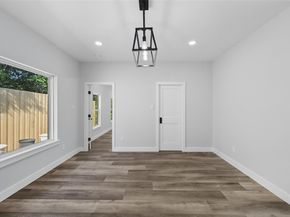 528  Schieme Street , River Oaks Texas 76114