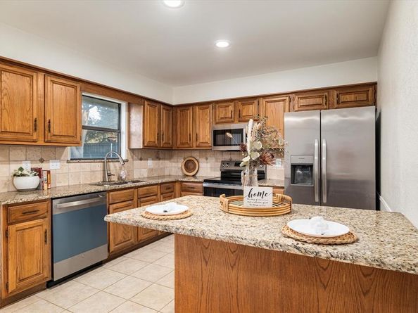 2728  Daybreak Drive , Dallas Texas 75287