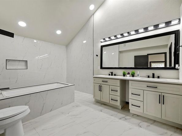 1606  Sutters Mill Drive , Carrollton Texas 75007