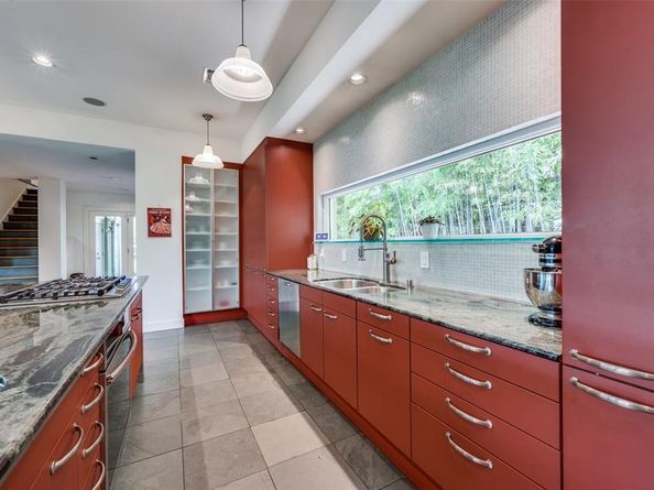 1580  STEMMONS Avenue , Dallas Texas 75208