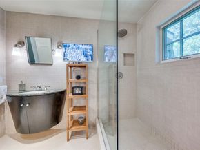 1580  STEMMONS Avenue , Dallas Texas 75208