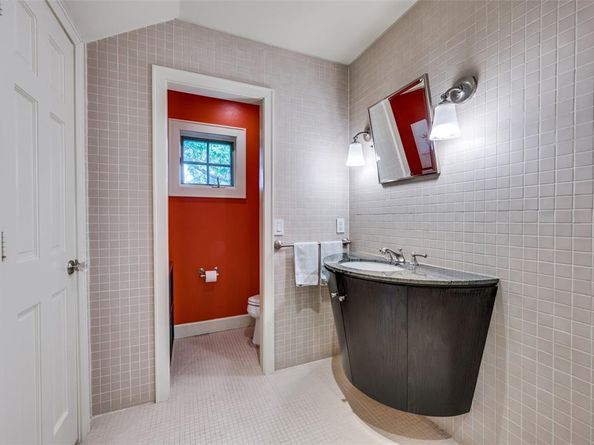 1580  STEMMONS Avenue , Dallas Texas 75208