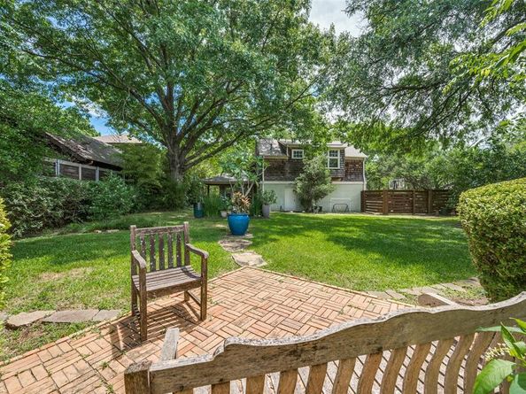 1580  STEMMONS Avenue , Dallas Texas 75208