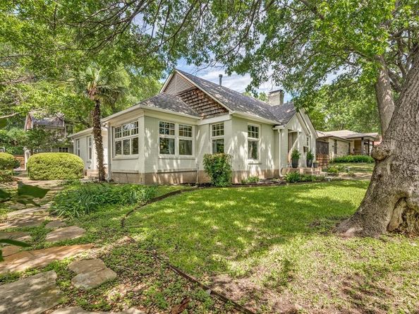 1580  STEMMONS Avenue , Dallas Texas 75208