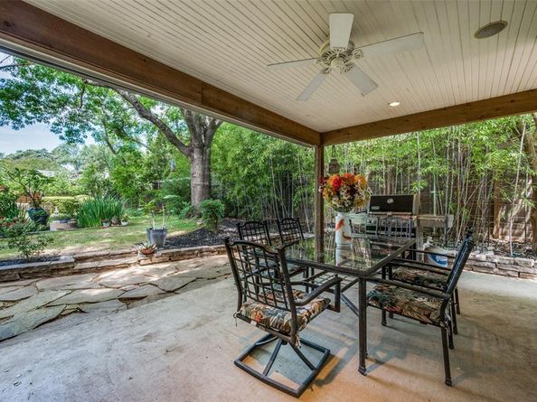 1580  STEMMONS Avenue , Dallas Texas 75208