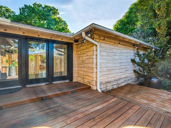 2129  Elmwood Boulevard , Dallas Texas 75224