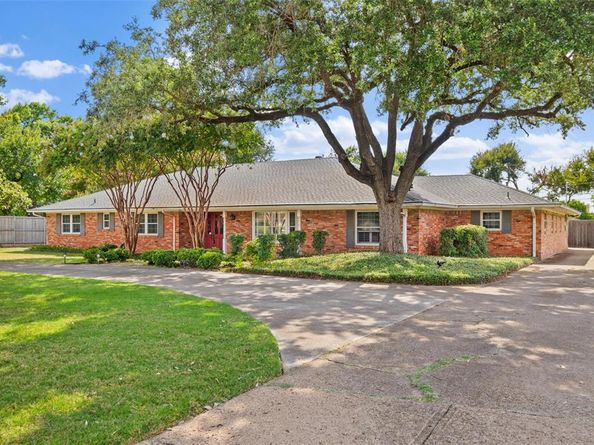 11321  Snow White Drive , Dallas Texas 75229