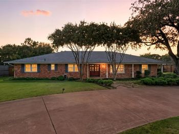 11321  Snow White Drive 