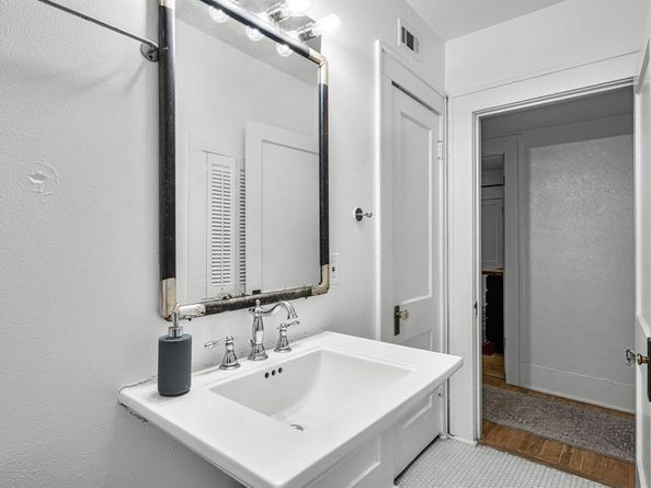 5322  Junius Street , Dallas Texas 75214