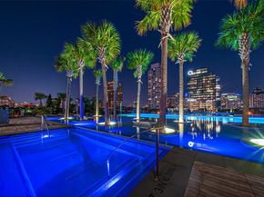 3130 N Harwood Street  1701, Dallas Texas 75201
