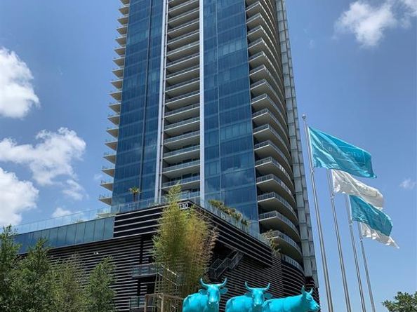 3130 N Harwood Street  1701, Dallas Texas 75201
