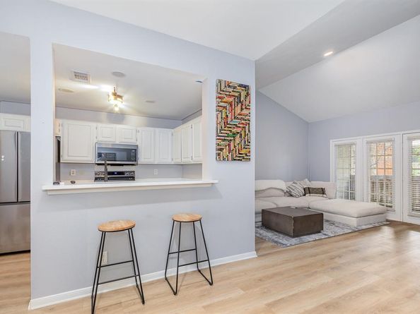 12660  Hillcrest Road  4204, Dallas Texas 75230