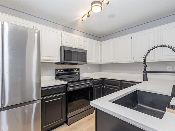 12660  Hillcrest Road  4204, Dallas Texas 75230