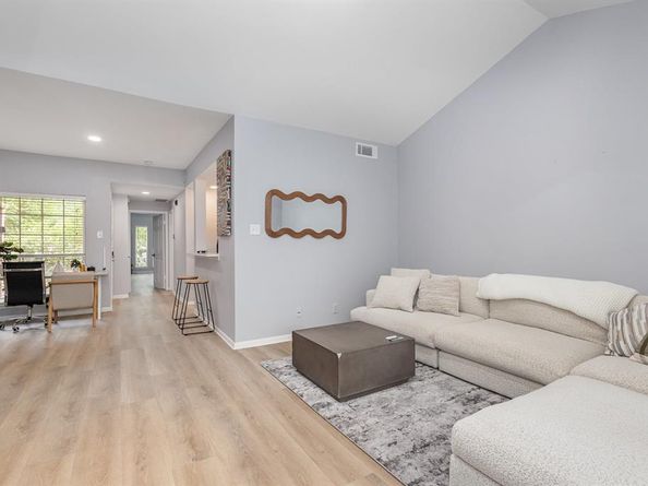 12660  Hillcrest Road  4204, Dallas Texas 75230