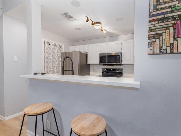 12660  Hillcrest Road  4204, Dallas Texas 75230