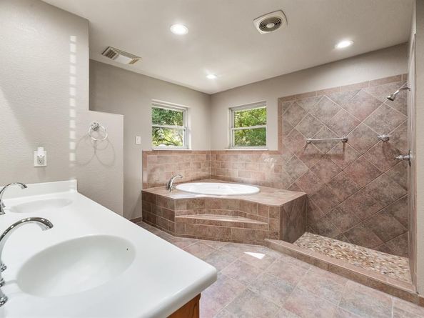 5409  Chimney Rock Road , Fort Worth Texas 76112