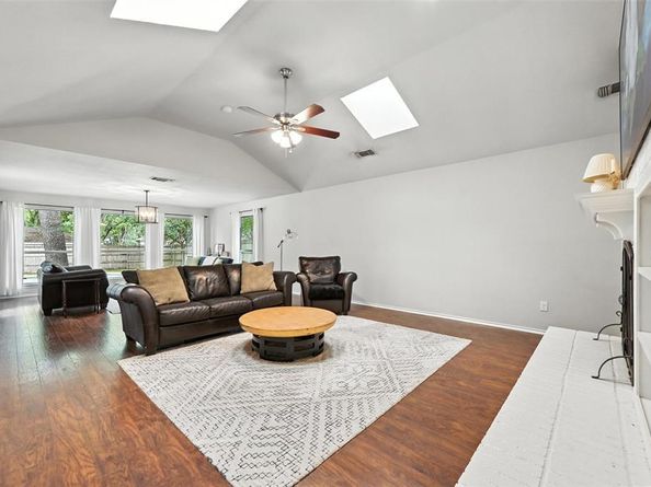 2211  Patterson Place , Arlington Texas 76012