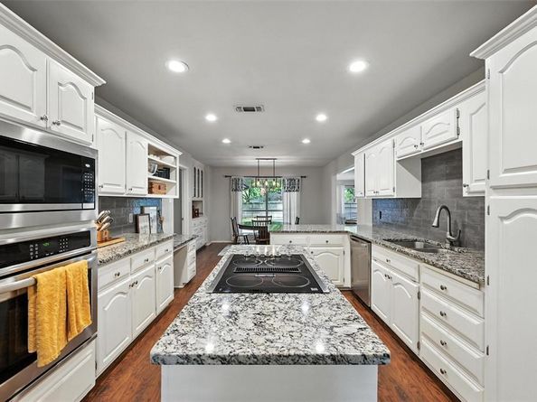 2211  Patterson Place , Arlington Texas 76012