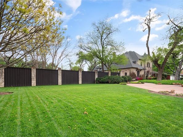 6262  Turner Way , Dallas Texas 75230