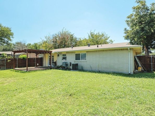 832  Greenhaven Drive , Richardson Texas 75080