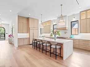 6211  Llano Avenue , Dallas Texas 75214