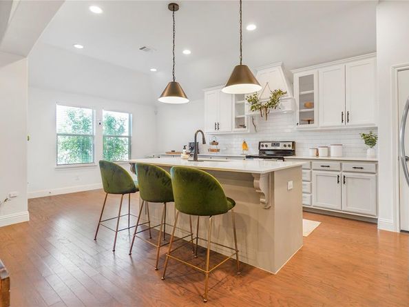 556  Inwood Street , Benbrook Texas 76126