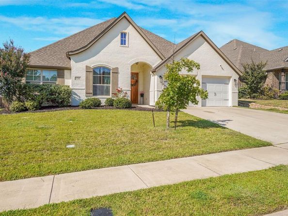 556  Inwood Street , Benbrook Texas 76126