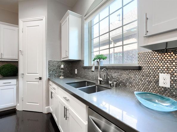1208  Damsel Caitlyn Drive , Lewisville Texas 75056