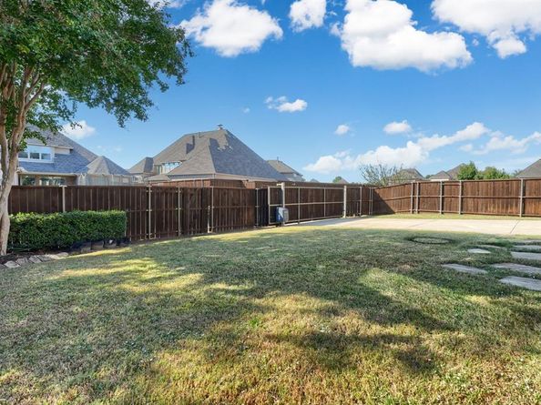 1208  Damsel Caitlyn Drive , Lewisville Texas 75056