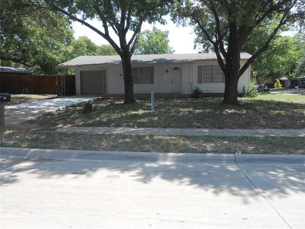 445  Alice Street , Arlington Texas 76010