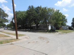445  Alice Street , Arlington Texas 76010