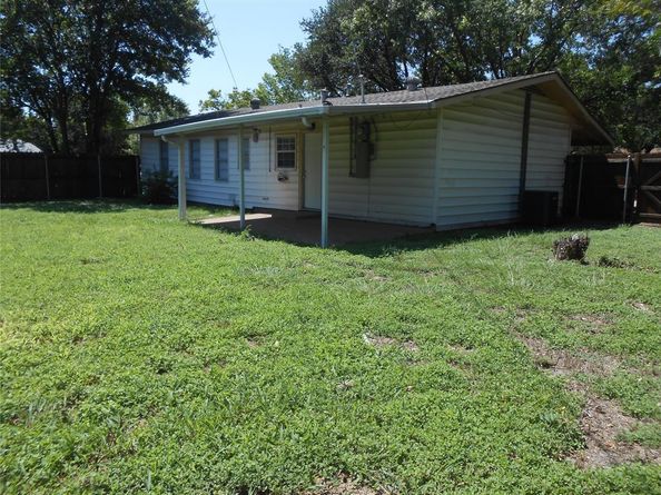 445  Alice Street , Arlington Texas 76010