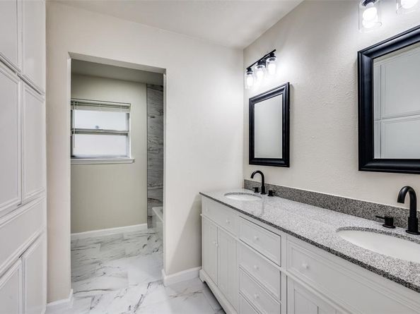 9704  Leland Lane , Benbrook Texas 76126