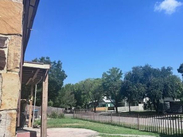 500 NW 15th Street , Fort Worth Texas 76164