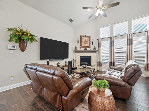 4302  Meadow Hawk Drive , Arlington Texas 76005