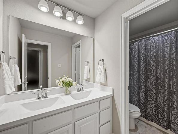 4302  Meadow Hawk Drive , Arlington Texas 76005