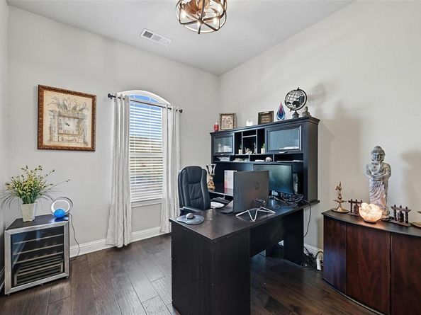 4302  Meadow Hawk Drive , Arlington Texas 76005