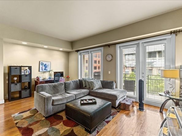 5055  Addison Circle  427, Addison Texas 75001