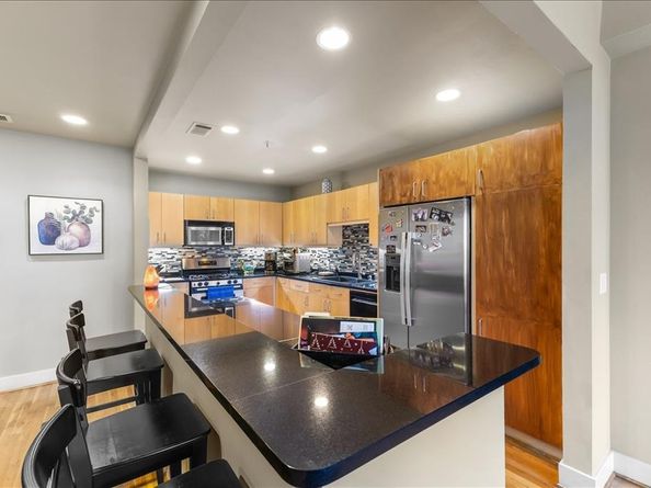 5055  Addison Circle  427, Addison Texas 75001