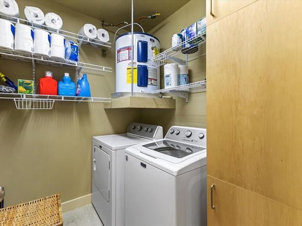5055  Addison Circle  427, Addison Texas 75001