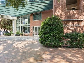 5055  Addison Circle  427, Addison Texas 75001