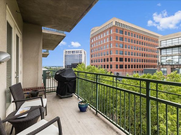 5055  Addison Circle  427, Addison Texas 75001