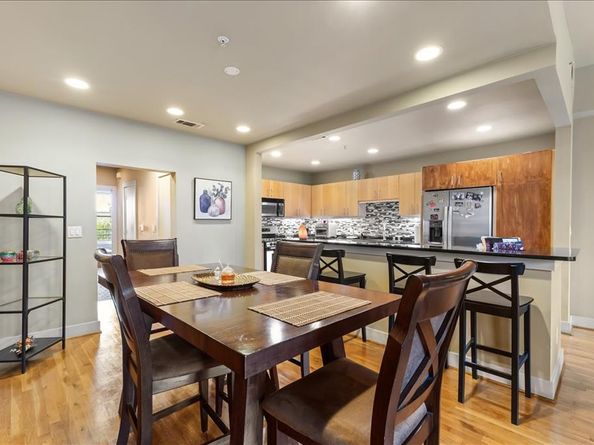 5055  Addison Circle  427, Addison Texas 75001